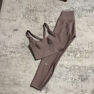 ALO Yoga MUSHROOM Sports Bra and Leggings Set